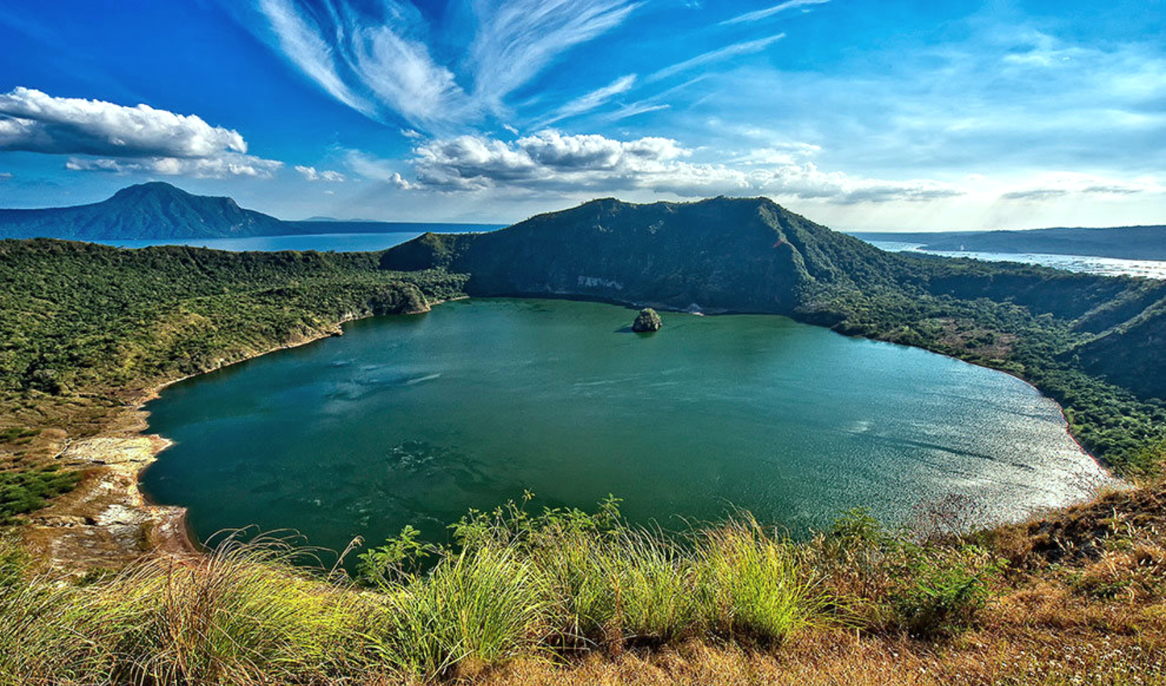 taal volcano and tourism
