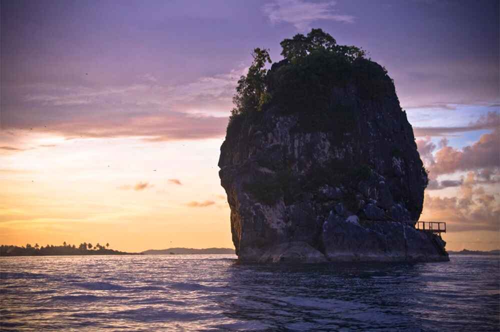 3D2N explore Caramoan Tour Package C