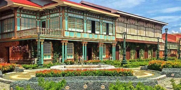 La Casas Filipinas Tour Package