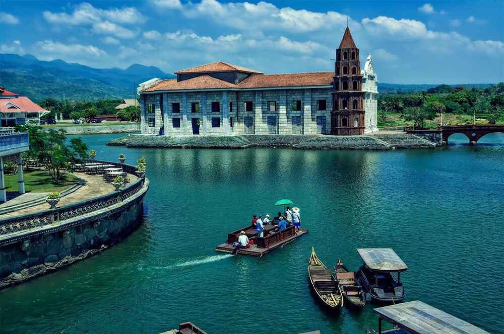 Las Casas Filipinas Tour Package